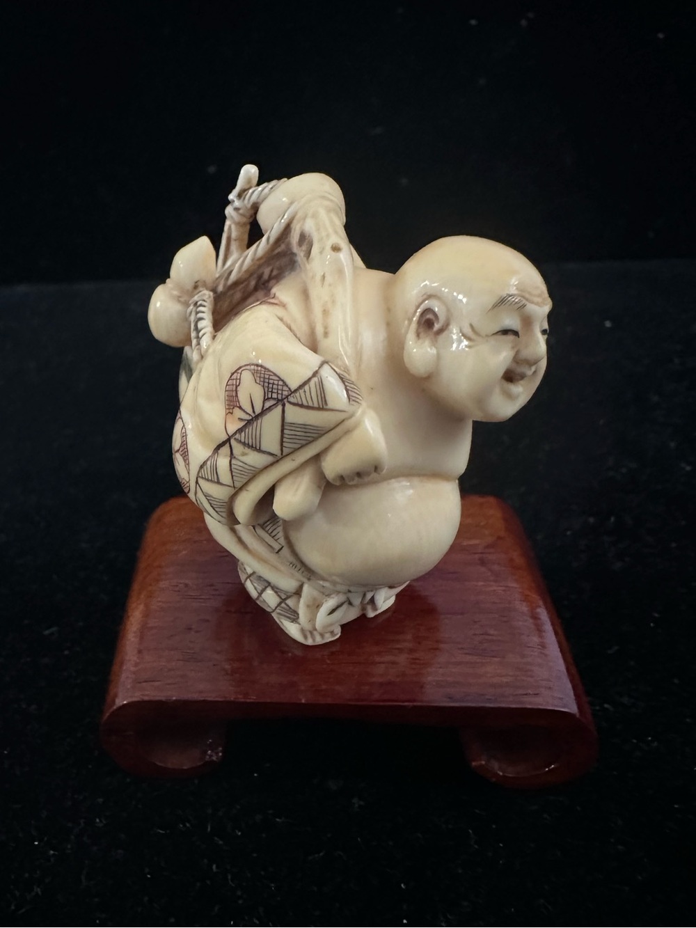 Antique Japanese Meiji Period Okimono Carved Netsuke of a